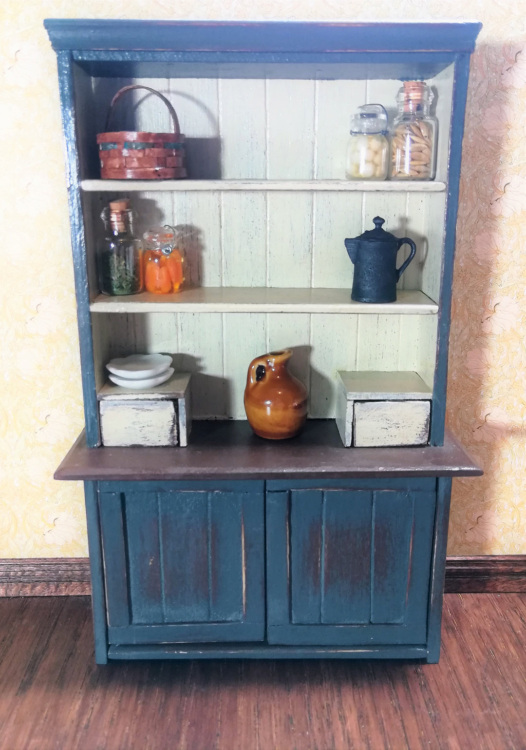 Dollhouse Miniature Coffee Pot Faux Cast Iron for 1:12 Scale Painted Metal