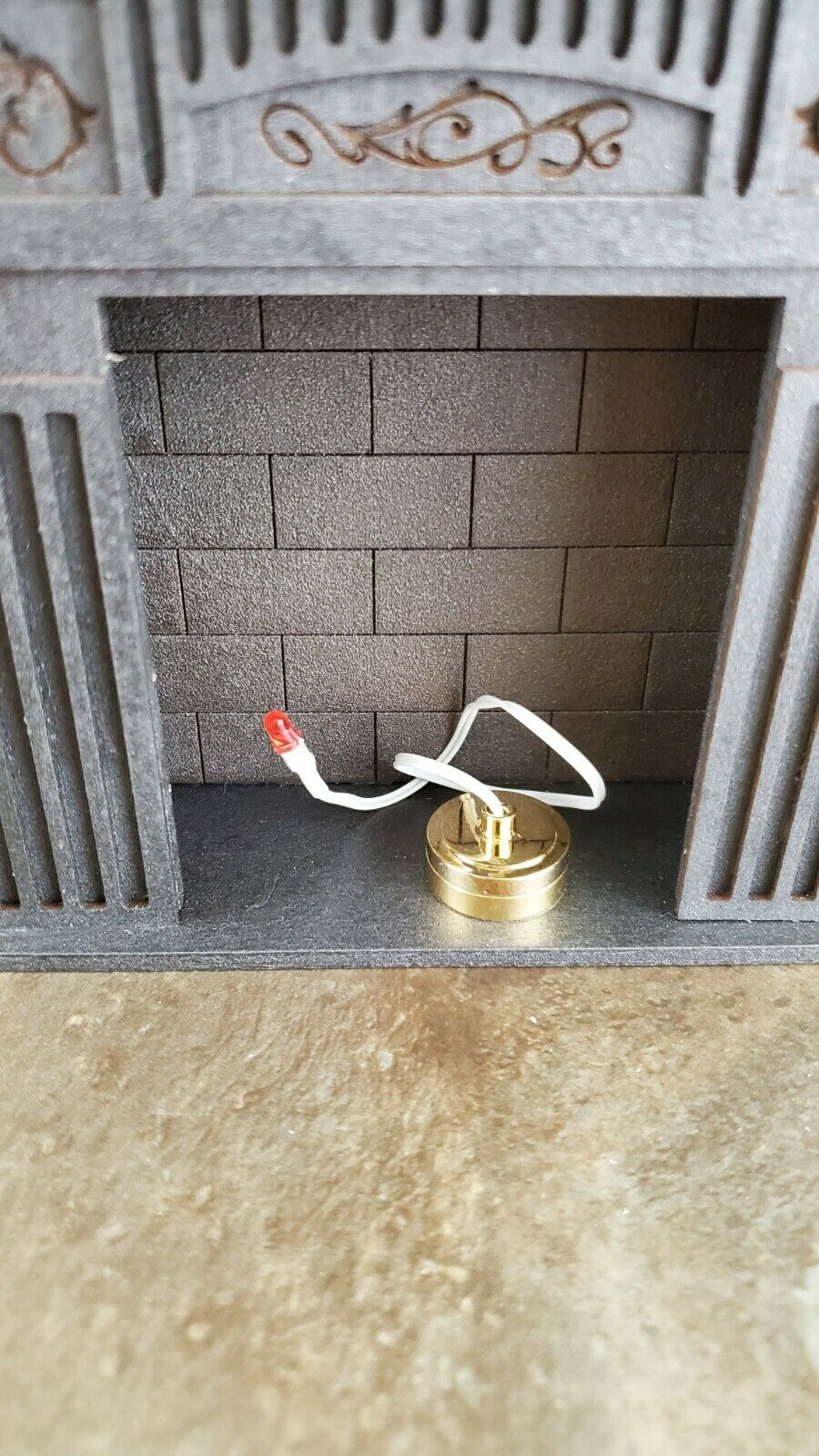 Dollhouse Miniature Battery Light Bulb RED Flashing on String 1:12 Scale