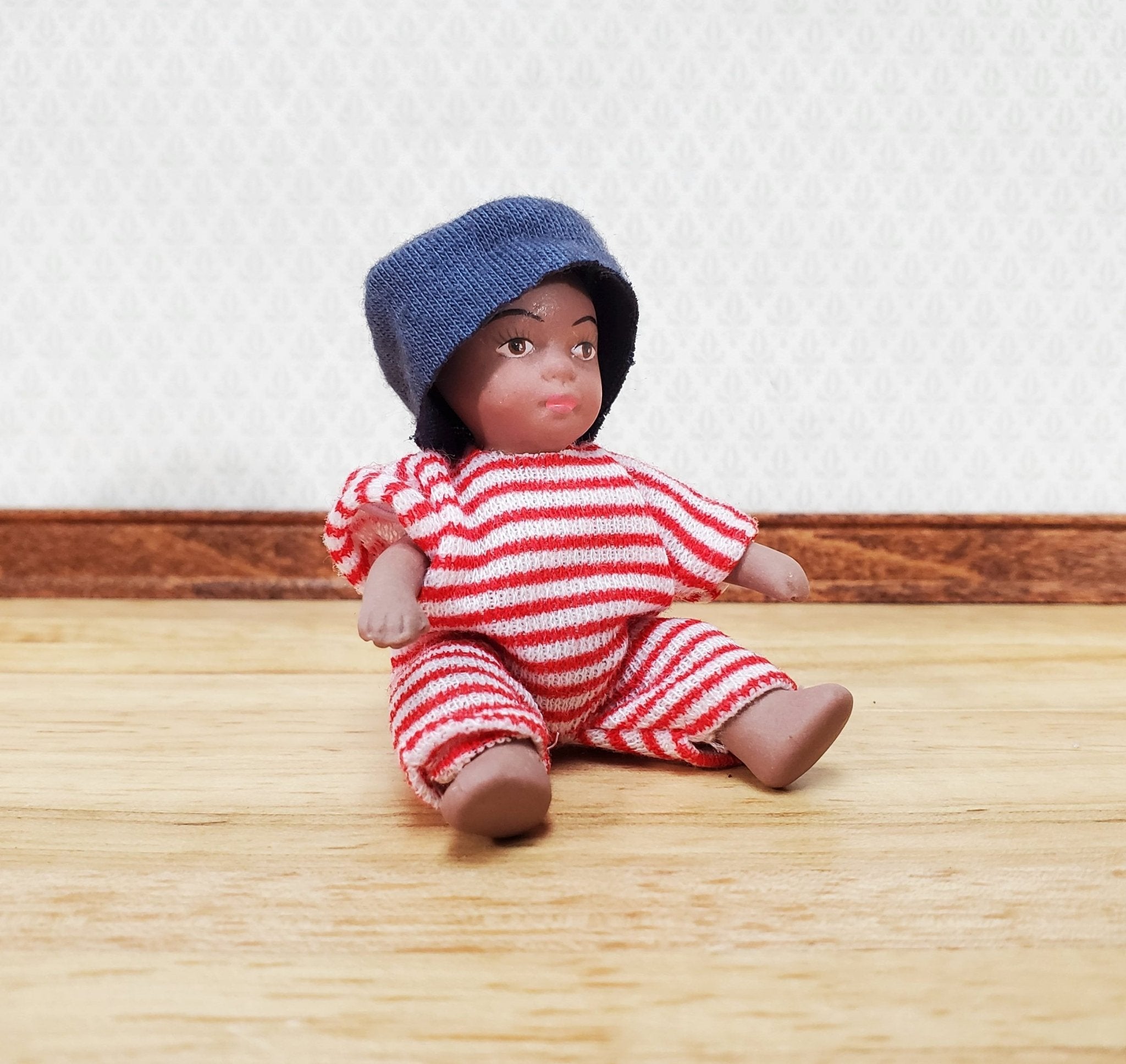 Dollhouse Miniature Pink Hoodie or Robe 1:12 Scale Clothes Wearable fits 6  Phicen - Miniature Crush