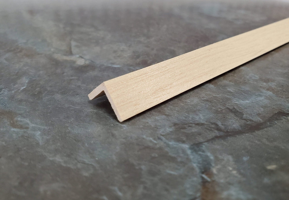 Dollhouse Corner Trim Molding 1/2" x 1/2" x 18" long Miniatures Houseworks 7046 - Miniature Crush