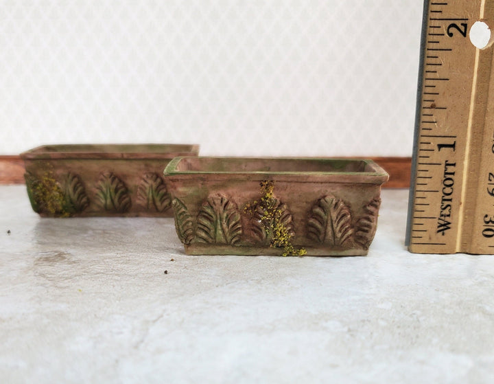 Dollhouse Garden Planters Aged Pots with Moss Set of 2 1:12 Scale A1006B - Miniature Crush