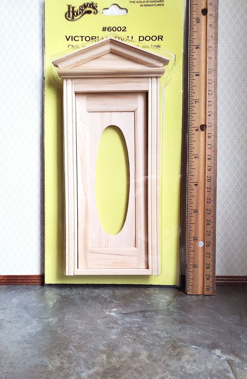 Dollhouse Miniature Exterior Door with Oval Window 1:12 Scale Houseworks 6002 - Miniature Crush