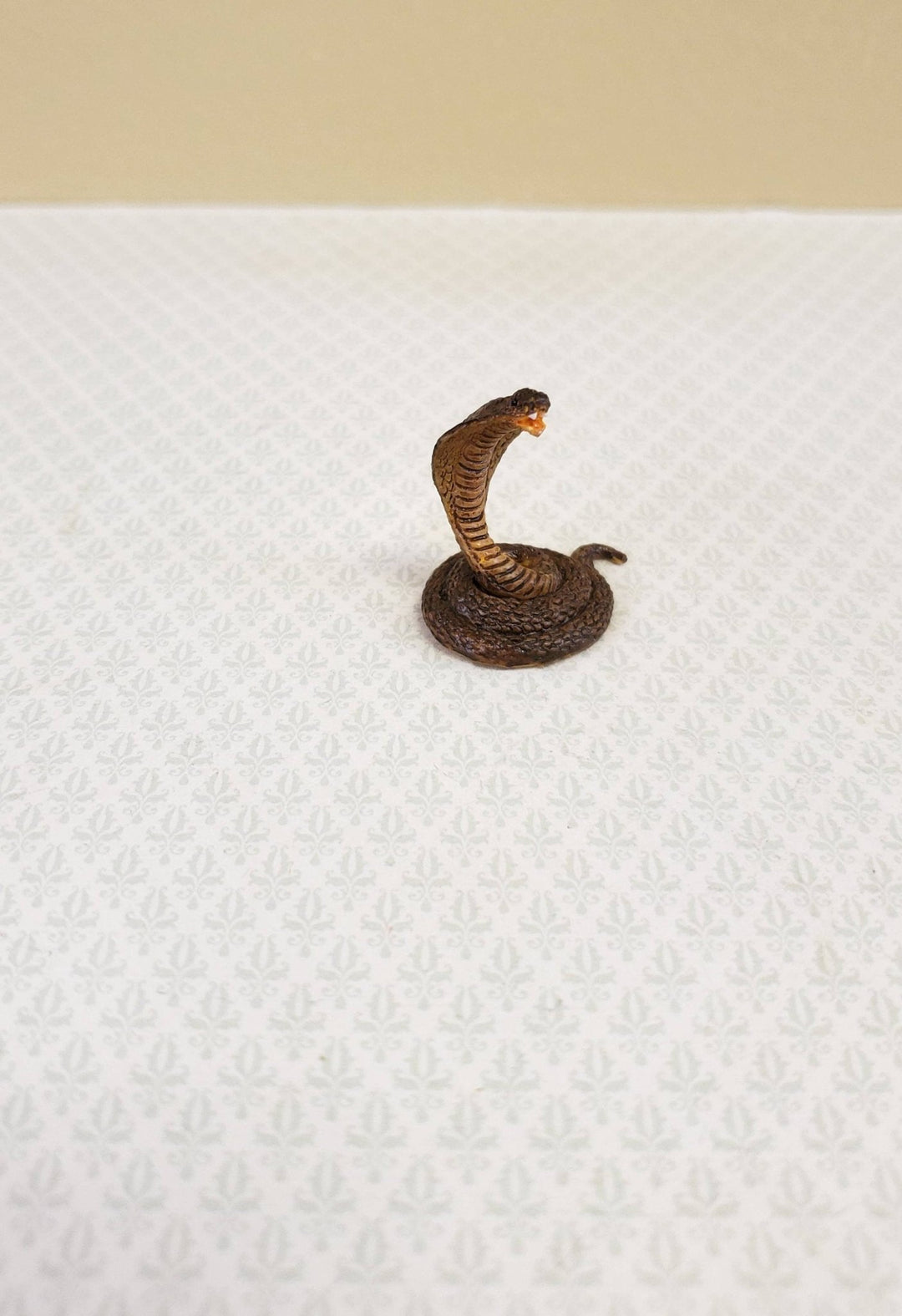 Dollhouse Miniature King Cobra Snake 1:12 Scale Pet Animal Falcon Minis - Miniature Crush