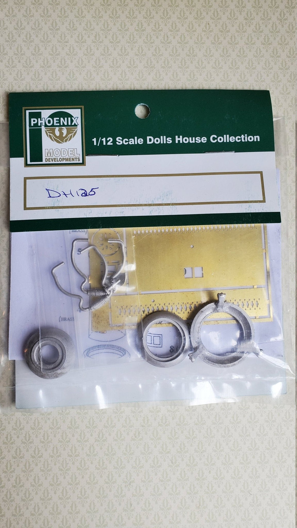 Dollhouse Miniature Paraffin Kerosene Heater Kit Cast Metal 1:12 Scale Phoenix Model - Miniature Crush