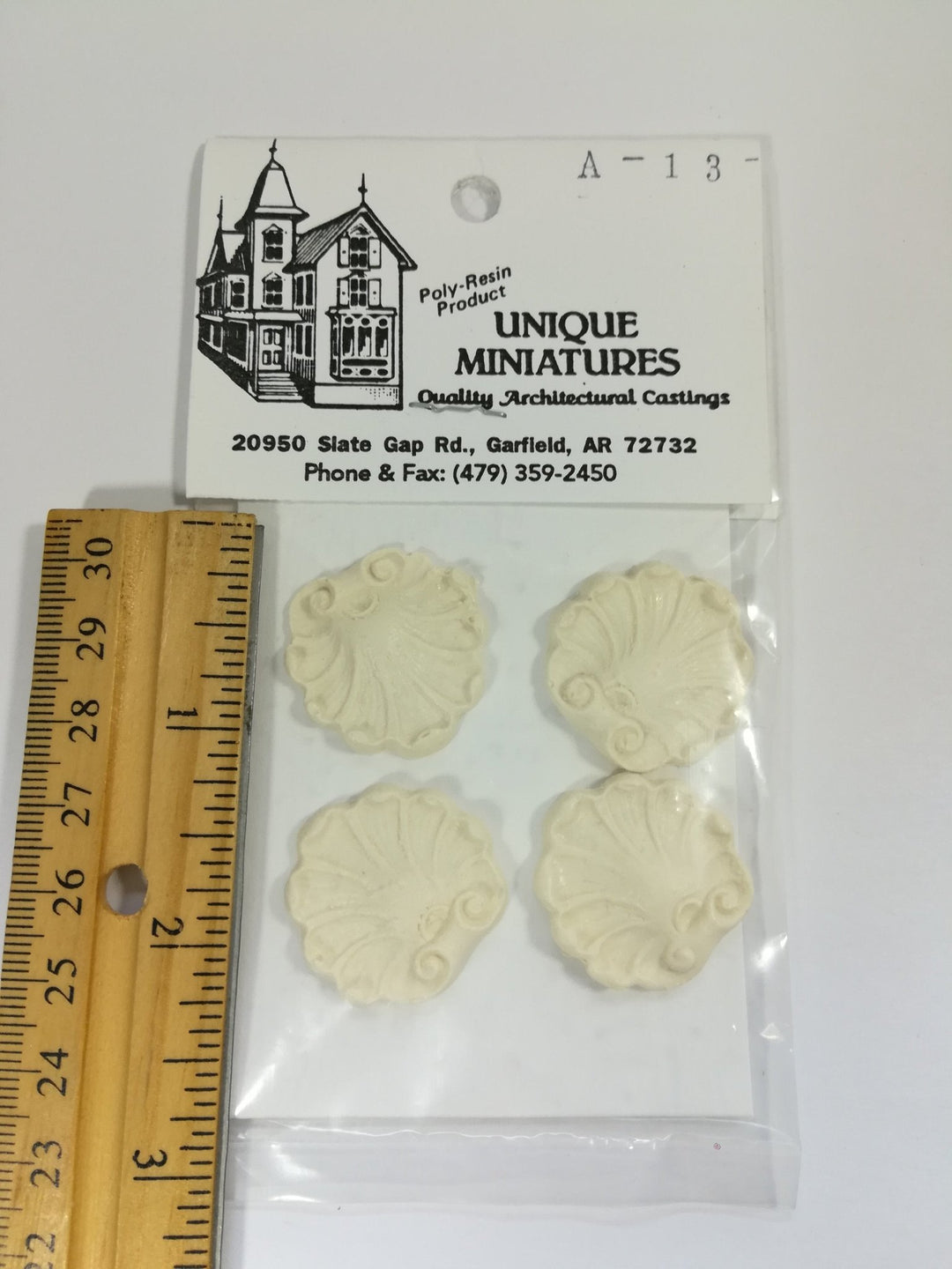 Dollhouse Miniature Shell Style Poly Resin Architectural Ornament Detail 4 Pieces 1:12 Scale - Miniature Crush