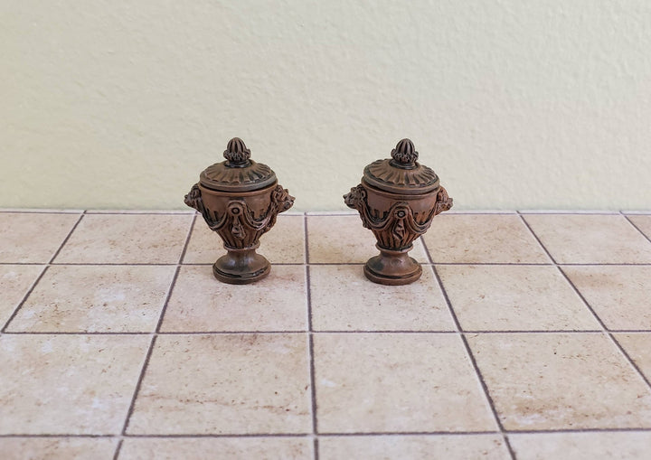 Dollhouse Miniature Urn Lion Head Classical with Lid Resin 1:12 Scale Aged - Miniature Crush