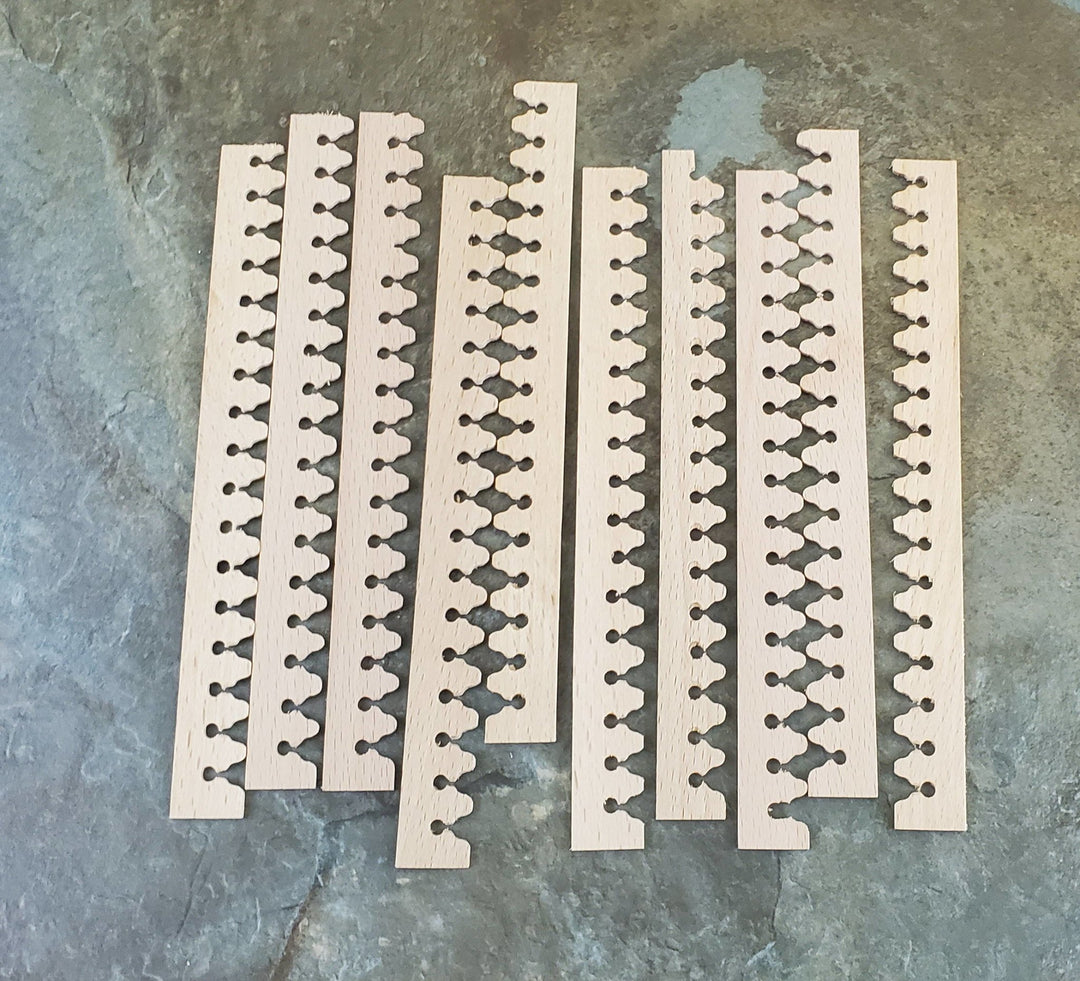 Dollhouse Miniatures Trim Gothic Fleur Style Molding 5/8" x 6" 10 Pieces Scrap Trim 1:12 Scale - Miniature Crush