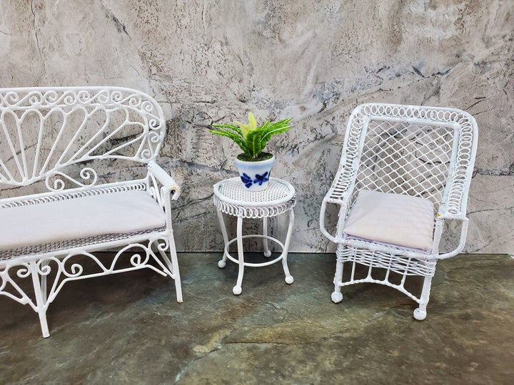 Dollhouse Patio Side Table White Wire Metal 1:12 Scale Miniature or Fairy Garden - Miniature Crush