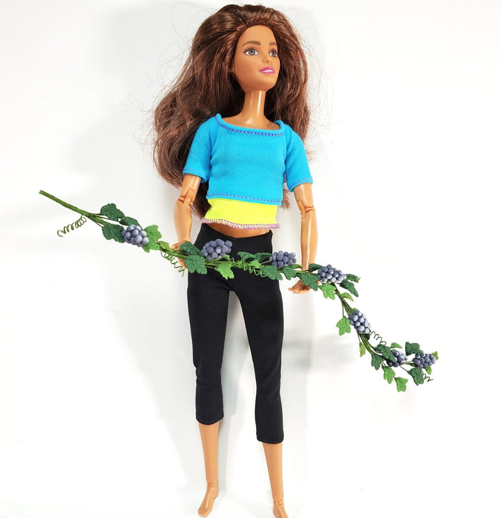 Miniature Grapevine bendable Purple Grapes with Leaves 1:6 Scale Dollhouse - Miniature Crush
