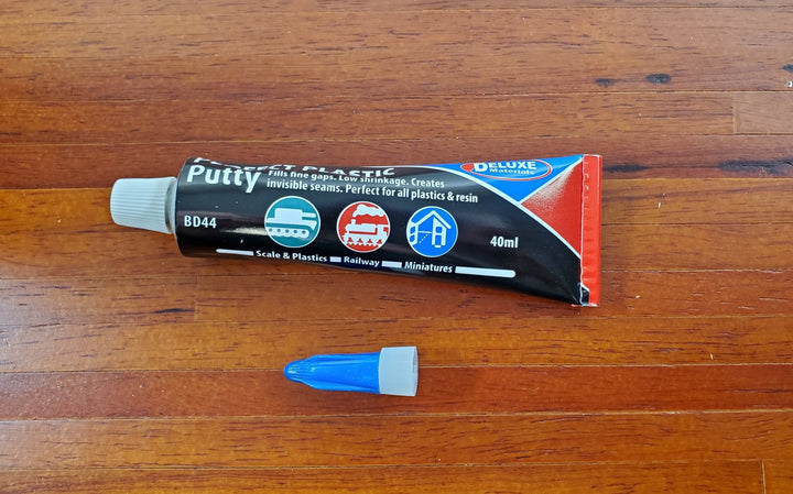Perfect Plastic Putty Filler Deluxe Materials 40 ml Plastics Resins Takes Paint - Miniature Crush