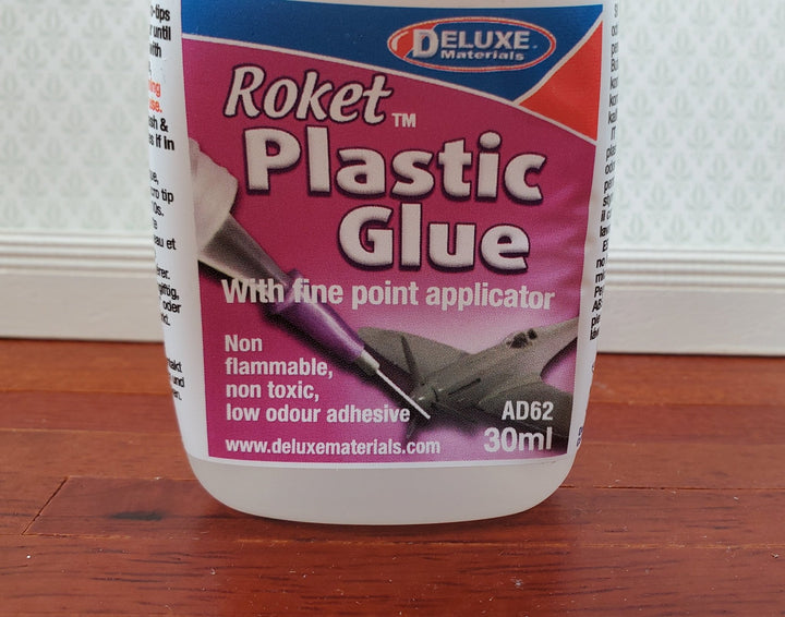 Roket Plastic Glue Adhesive Deluxe Materials 30 ml with Fine Point Applicator - Miniature Crush
