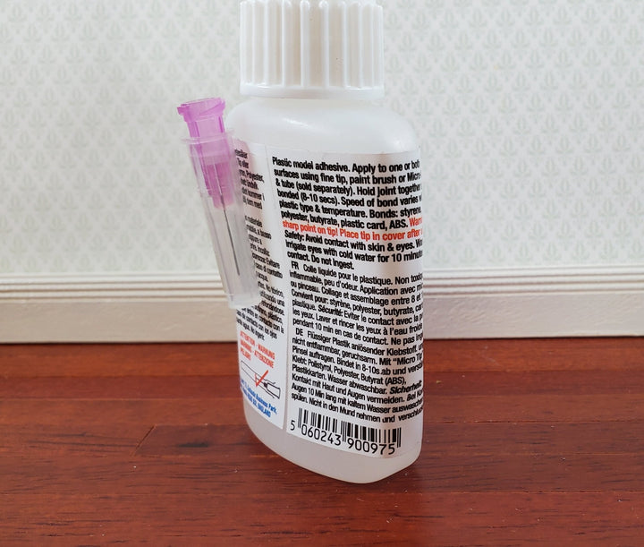 Roket Plastic Glue Adhesive Deluxe Materials 30 ml with Fine Point Applicator - Miniature Crush