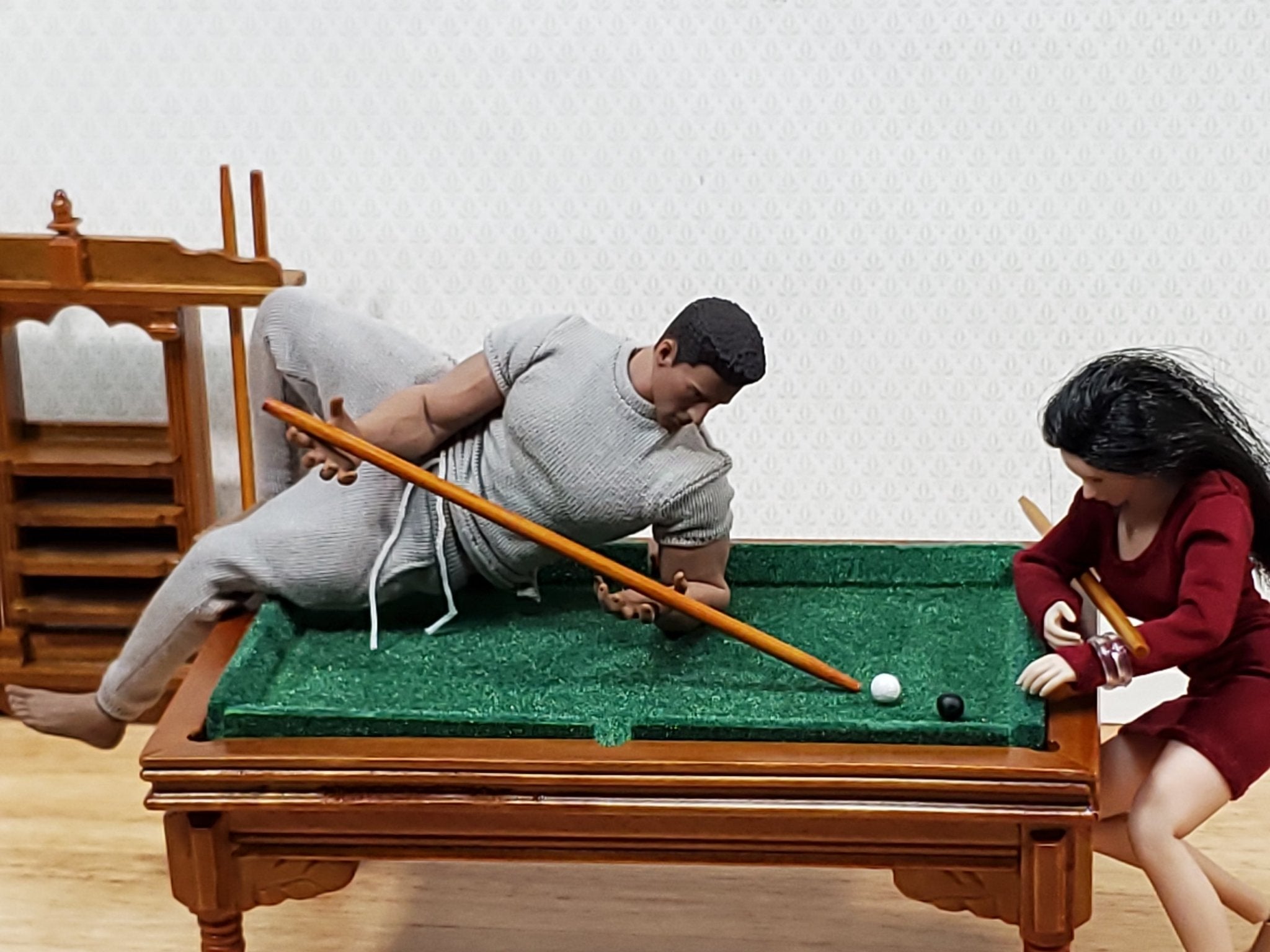 1:12 and 1:24 Scale Miniatures for Dollhouses and Model Scenery ...