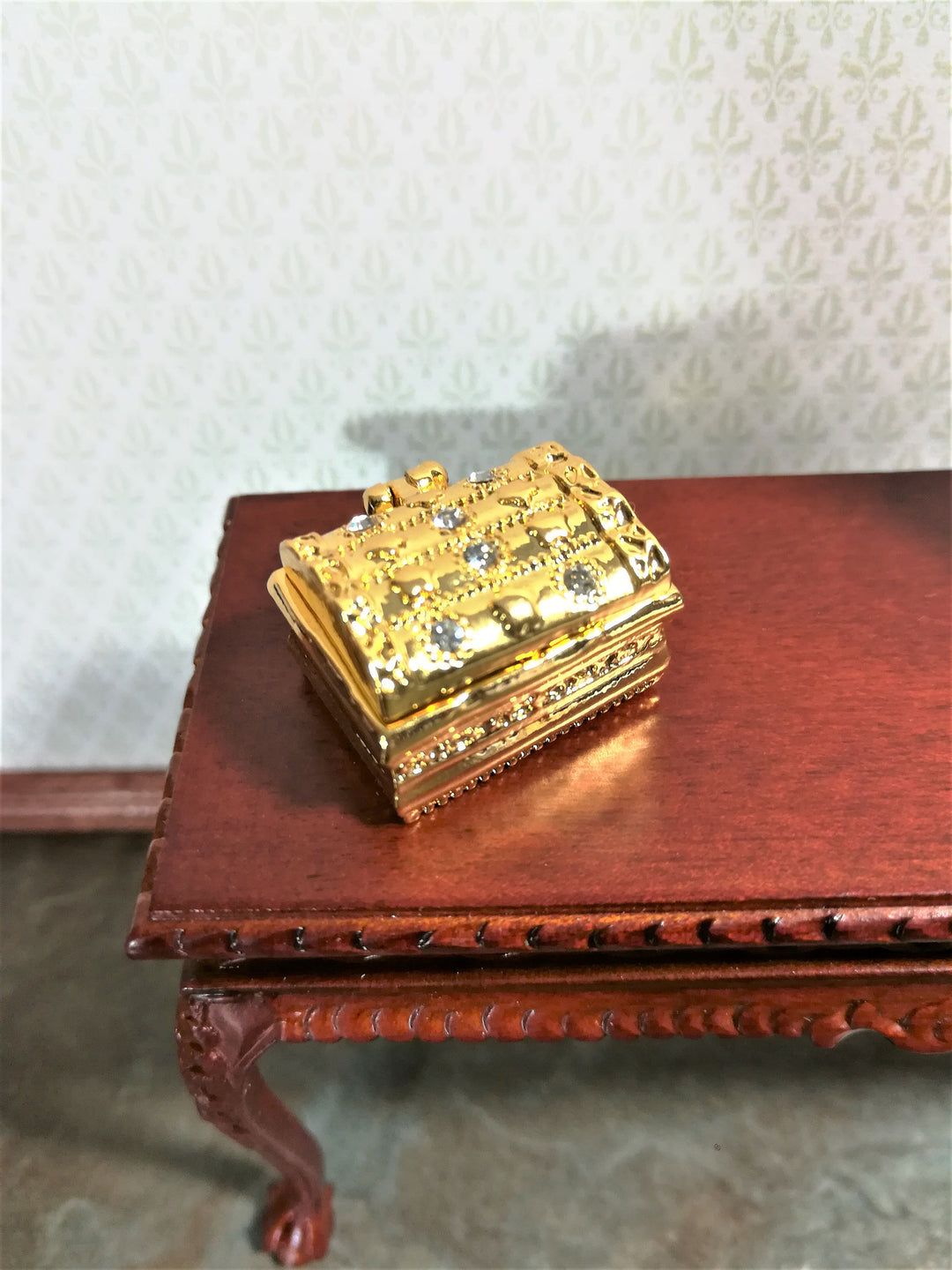 Dollhouse Treasure Chest or Jewelry Box Large Gold with Opening Lid 1:12 Scale