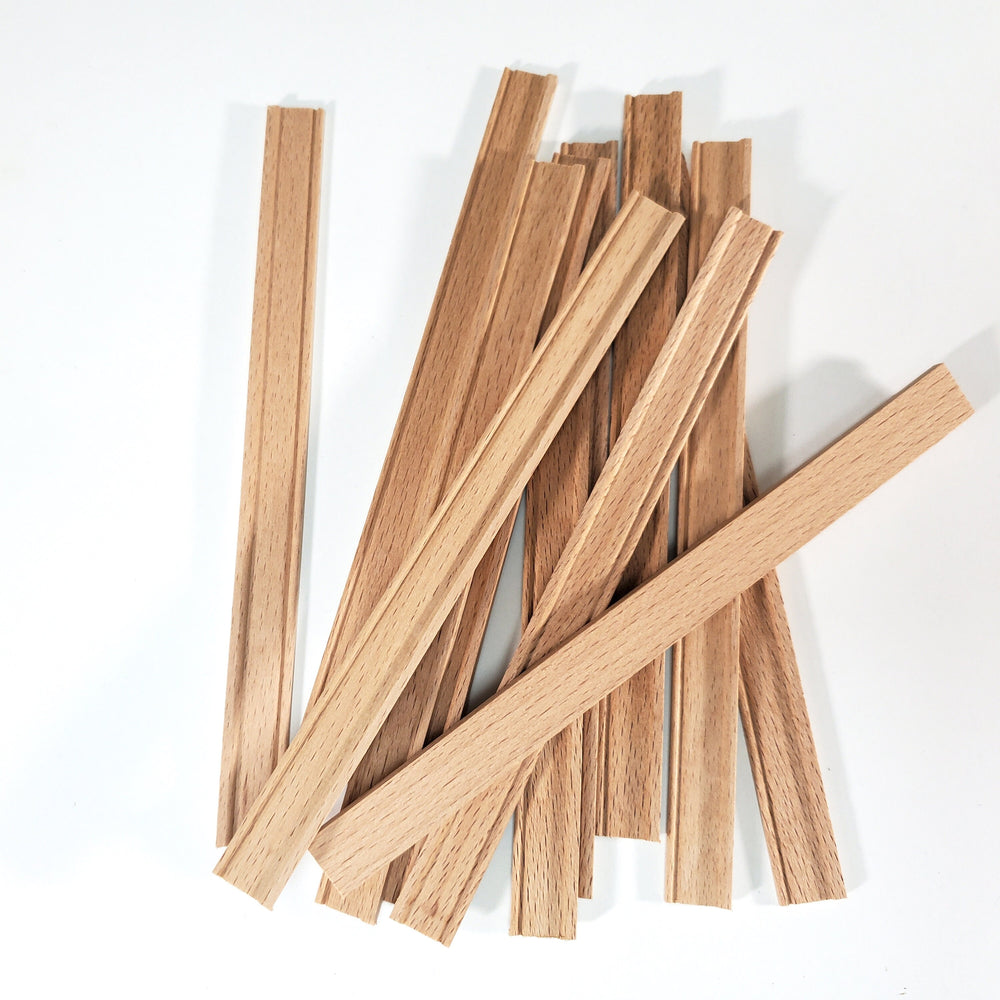 Dollhouse Miniatures Baseboard Trim 6" x12 Scrap Pieces 1:12 Scale 70298