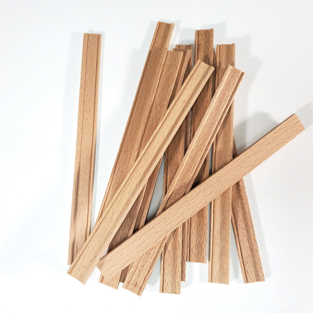 Dollhouse Miniatures Baseboard Trim 6" x12 Scrap Pieces 1:12 Scale 70298