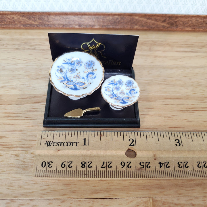 Dollhouse Cake Stands Plates Reutter Porcelain 1:12 Scale Blue Onion Pattern