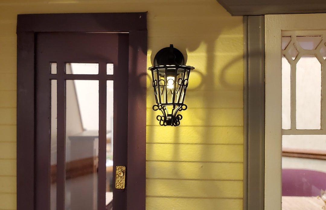 Dollhouse Carriage Light Battery Operated with Wand 1:12 Scale Miniature Lamp