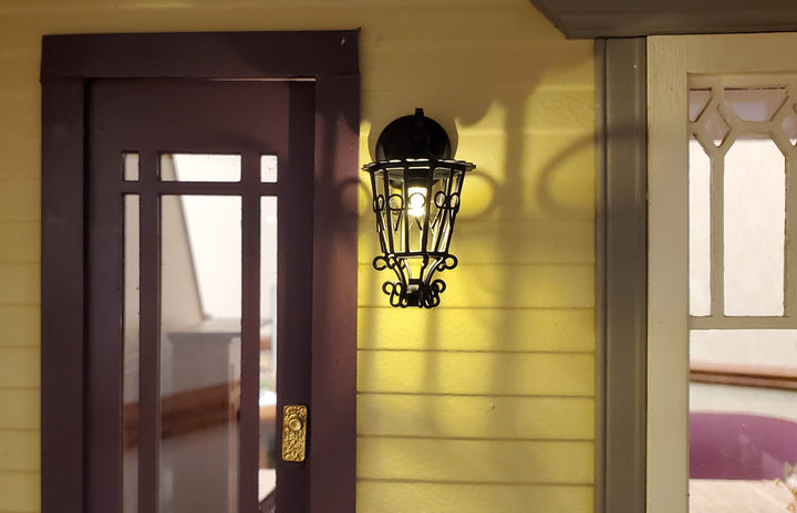 Dollhouse Carriage Light Battery Operated with Wand 1:12 Scale Miniature Lamp