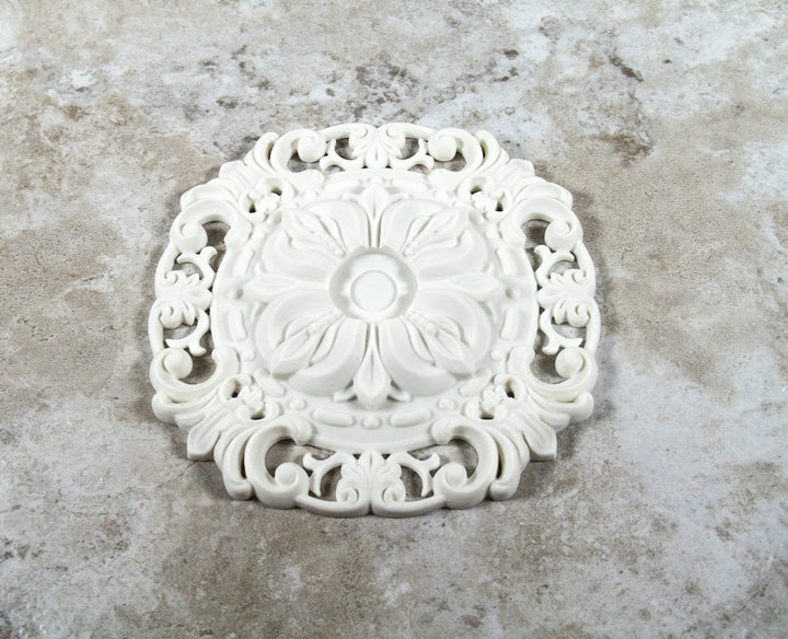 Dollhouse Ceiling Rose Medallion for Battery Lights 1:12 Scale Miniature MC177