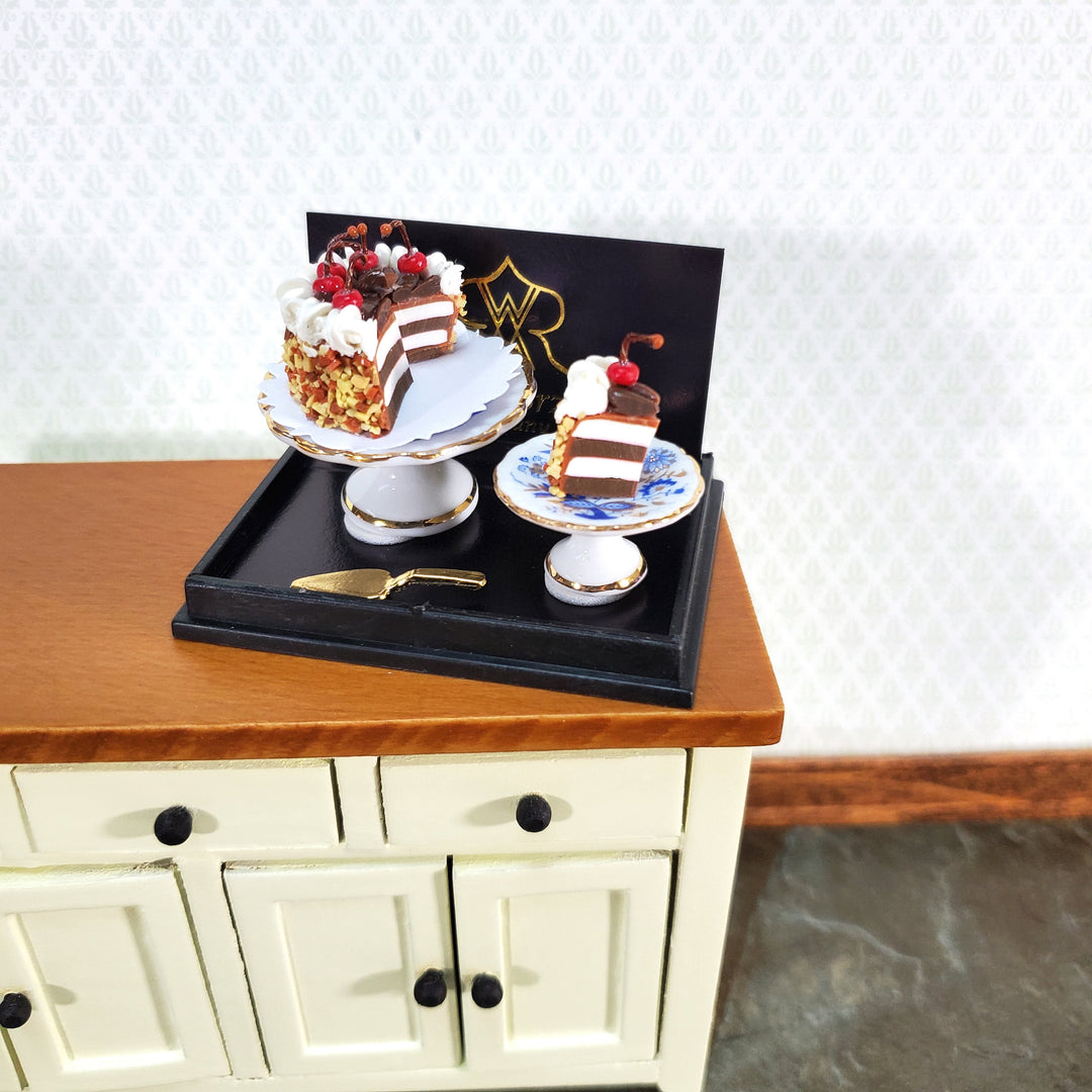 Dollhouse Cake Stands Plates Reutter Porcelain 1:12 Scale Blue Onion Pattern