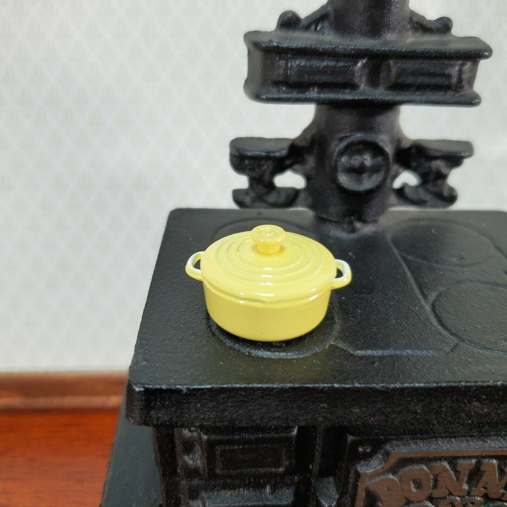 Dollhouse Small Dutch Oven Pot with Removeable Lid Yellow 1:12 Scale Miniature