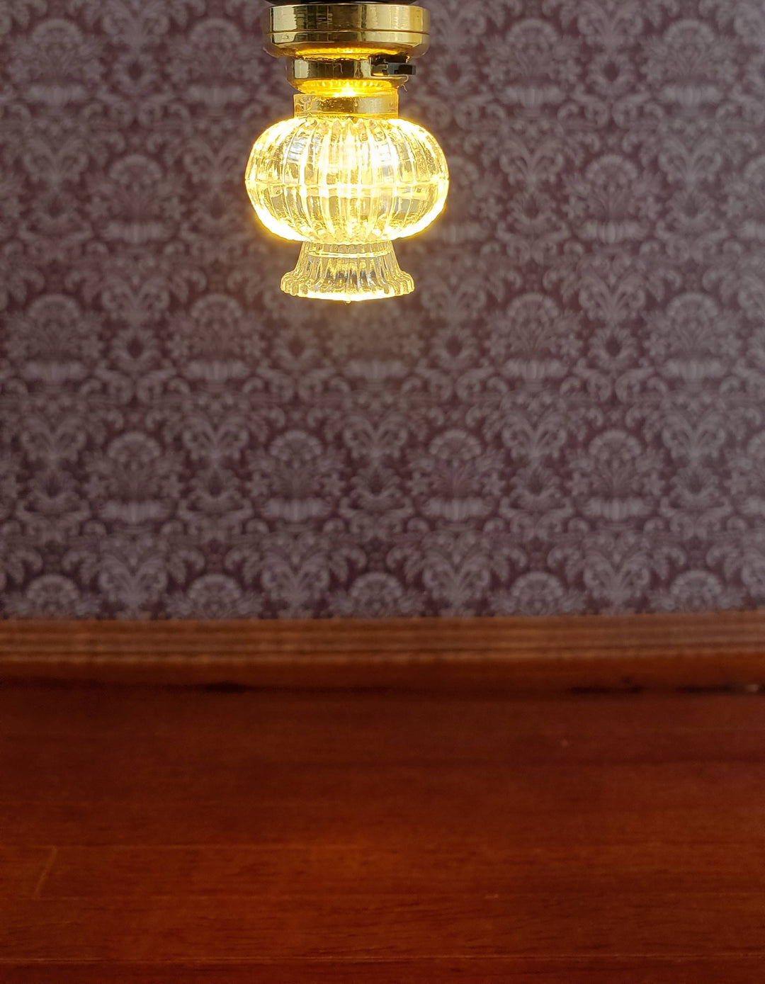Dollhouse Miniature LED Battery Light Hanging Ceiling or Table Lamp 1:12 Scale LT7586