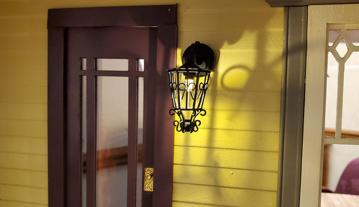 Dollhouse Carriage Light Battery Operated with Wand 1:12 Scale Miniature Lamp