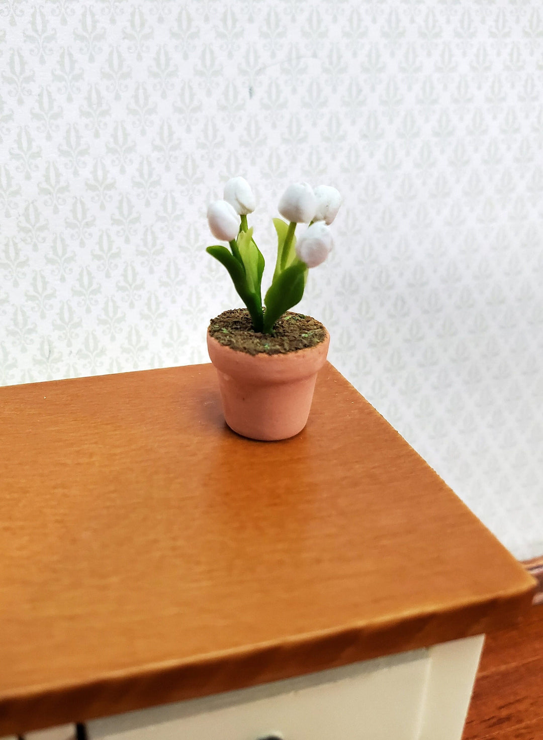 Dollhouse White Tulips in a Terra Cotta Planter Pot 1:12 Scale Miniature Plant