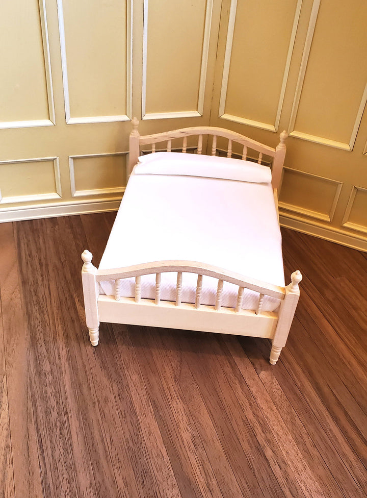 Dollhouse Miniature Double Bed Spindles with Mattress Unpainted 1:12 Scale Furniture