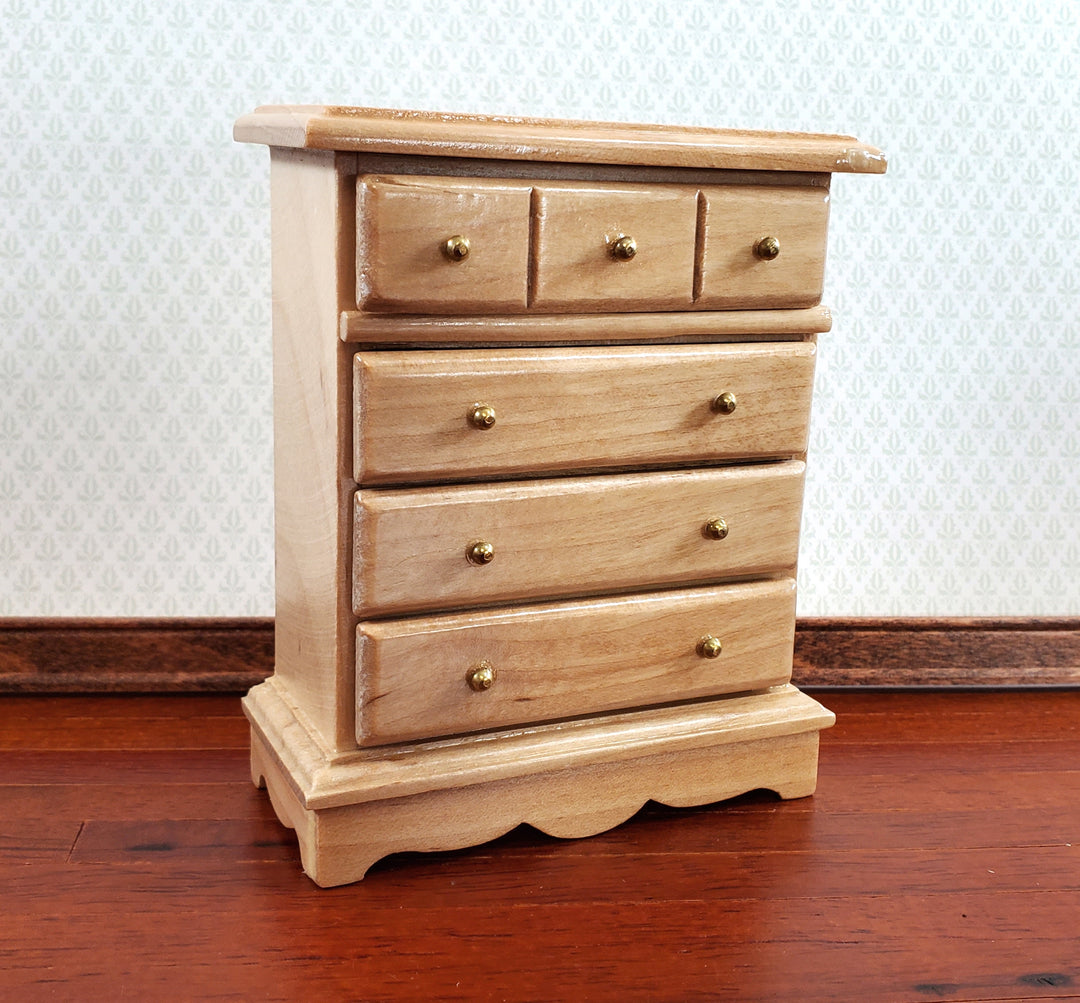 Aztec - Chest - Oak - Nursery - 1:12 Scale Dollhouse Miniature - D6861 Aztec - Chest - Oak - Nursery - 1:12 Scale Dollhouse Miniature - D6861