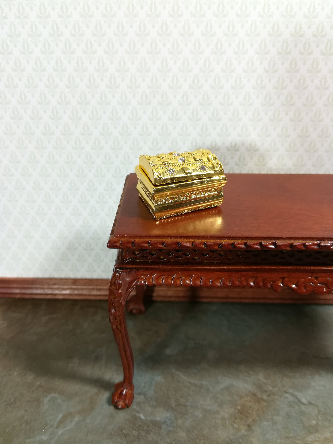 Dollhouse Treasure Chest or Jewelry Box Large Gold with Opening Lid 1:12 Scale