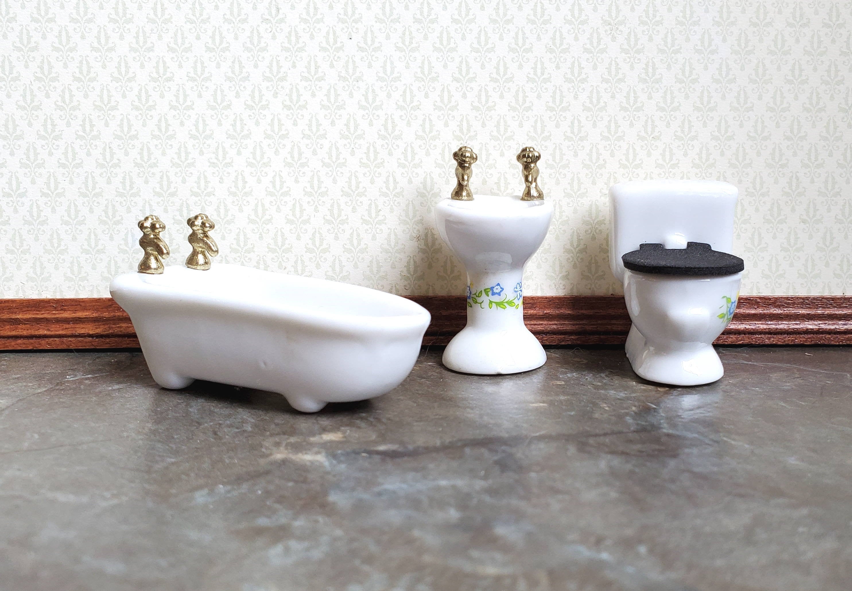 Miniature bathroom store accessories