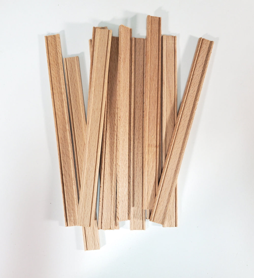 Dollhouse Miniatures Baseboard Trim 6" x12 Scrap Pieces 1:12 Scale CLA77055