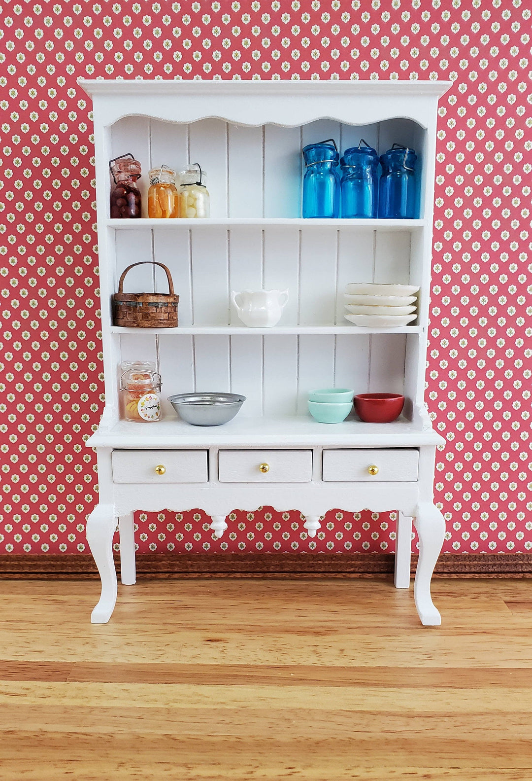 Dollhouse Miniature Queen Kitchen Cupboard Hutch White Anne Style 1:12 Scale Furniture