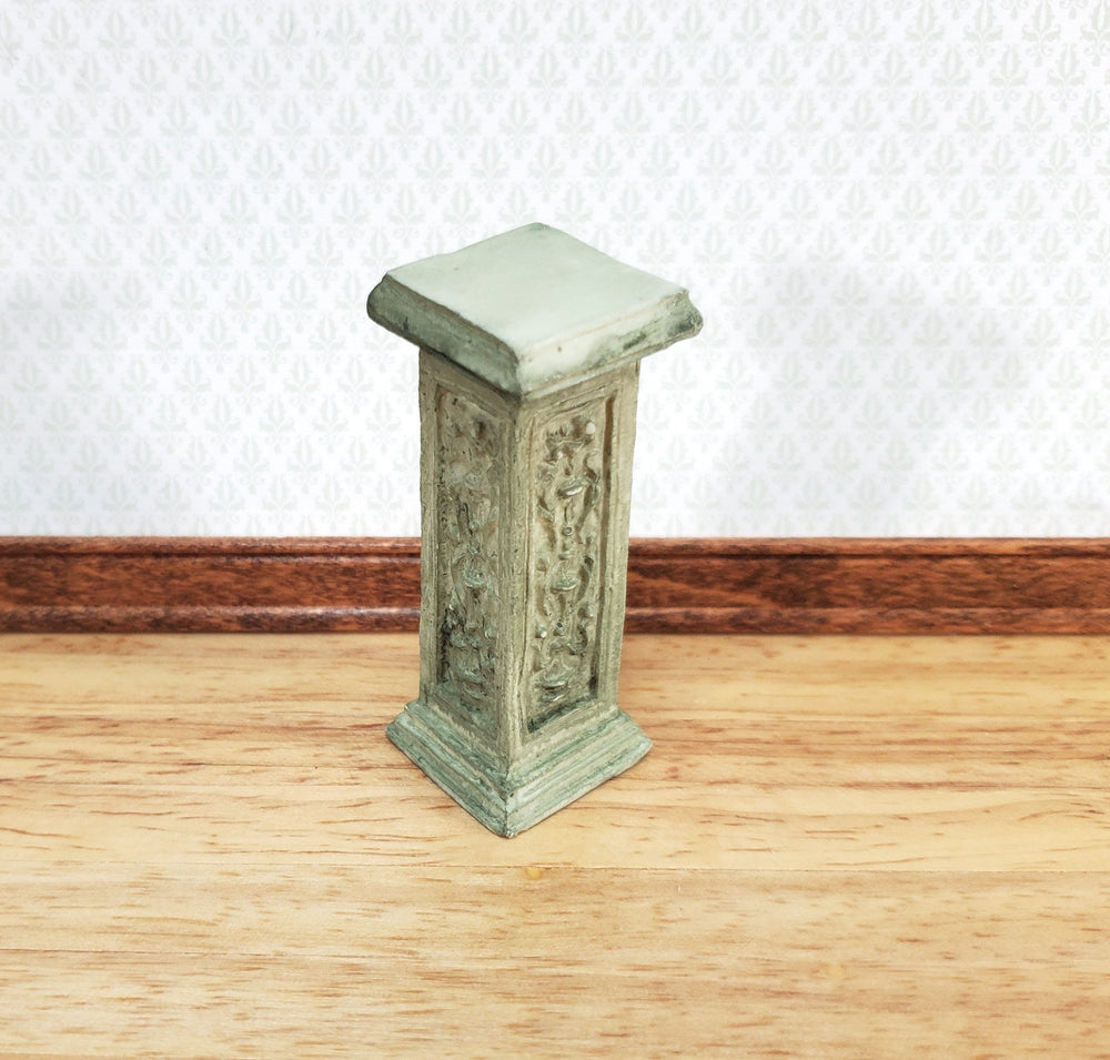 Dollhouse Garden Pedestal for Plants Aged Green 1:12 Scale Fairy Garden A1003GN