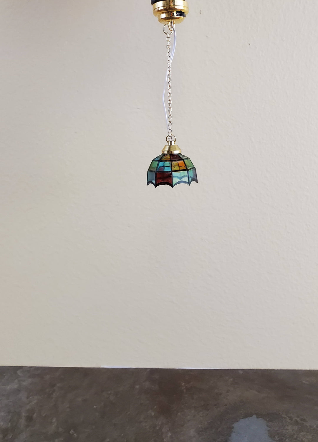 Dollhouse Miniature Battery Light Hanging Ceiling Stained Glass Style 1:12 Scale