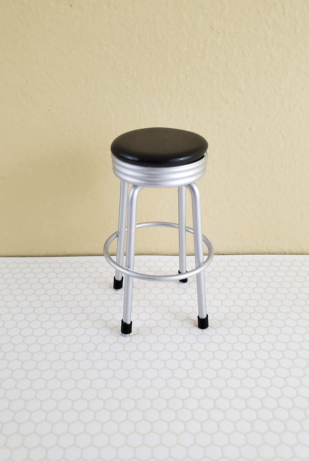 Dollhouse Miniatures 1950s Style Kitchen Stool Black 1:12 Scale Furniture