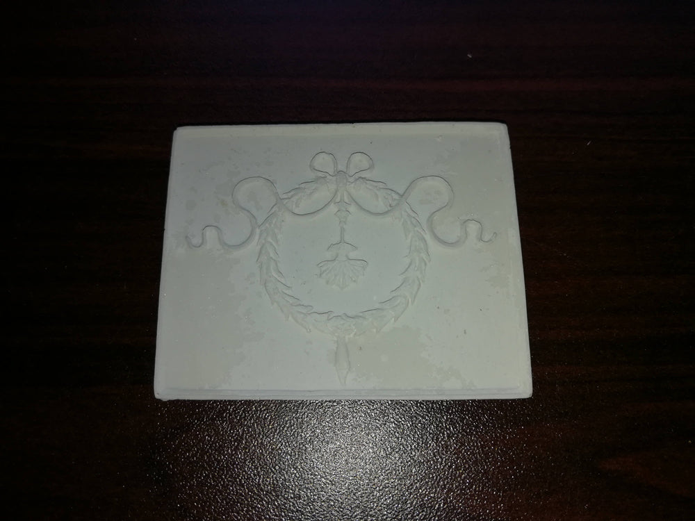 Dollhouse Wall Panel Ribbon Wreath 1:12 Scale Miniature Hard Cast Plaster