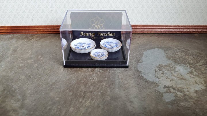 Dollhouse Pie & Tart Plates Dishes Reutter Porcelain 1:12 Scale Blue Onion Pattern