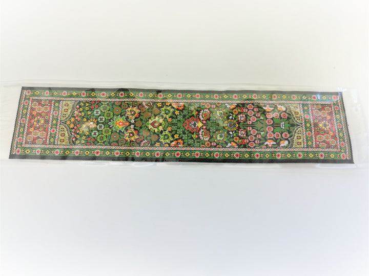 Dollhouse Miniature Narrow Runner Carpet Rug Green & Red 1:12 Scale