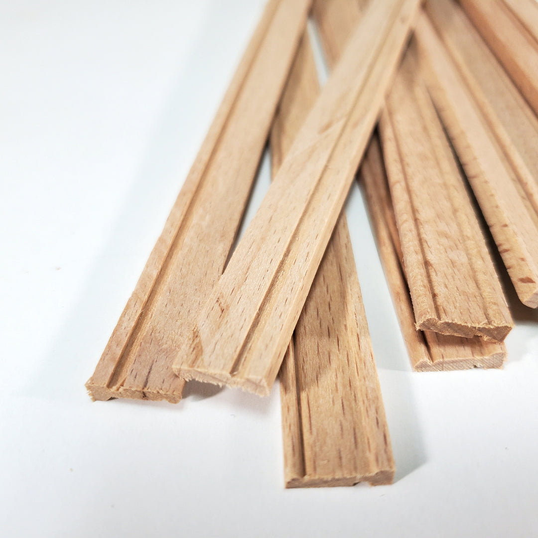 Dollhouse Miniatures Baseboard Trim 6" x12 Scrap Pieces 1:12 Scale CLA77055