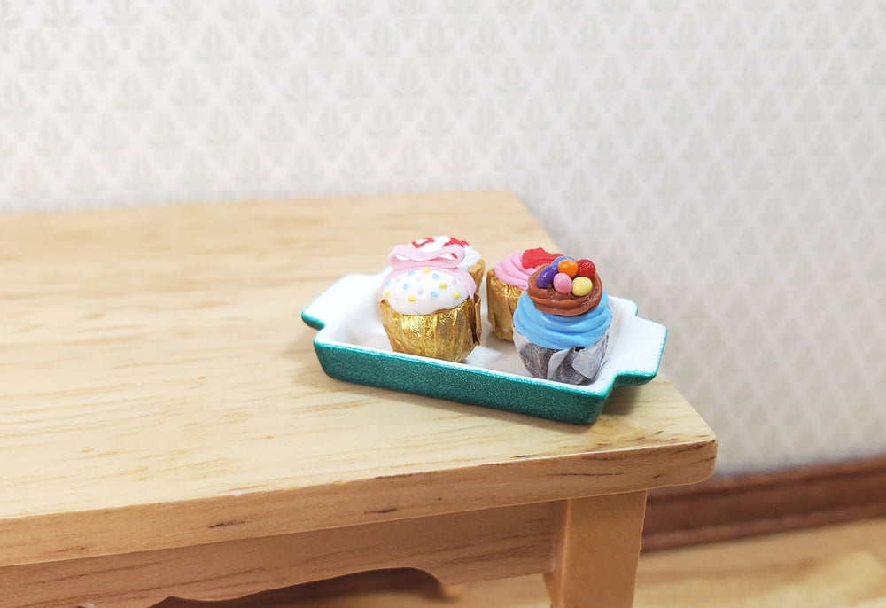 Dollhouse Baking Tray or Pan Ceramic Green & White 1:12 Scale Miniature Dishes - MiniatureCrush