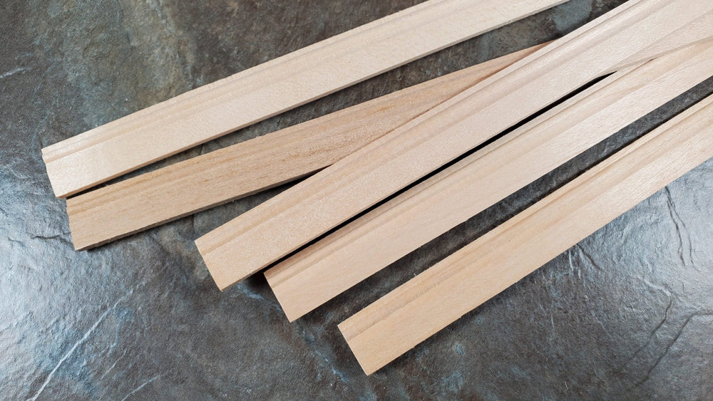 Dollhouse Baseboard Molding 9/16" x 18" long 5 pcs 1:12 Scale Miniature Skirting - Miniature Crush