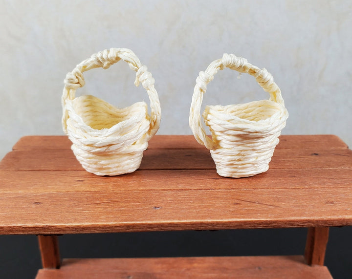 Dollhouse Baskets Set of 2 Cream 1:12 Scale Dollhouse Miniatures - MiniatureCrush
