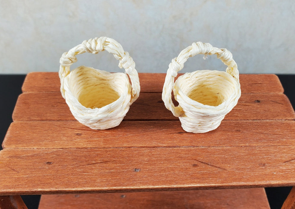 Dollhouse Baskets Set of 2 Cream 1:12 Scale Dollhouse Miniatures - MiniatureCrush