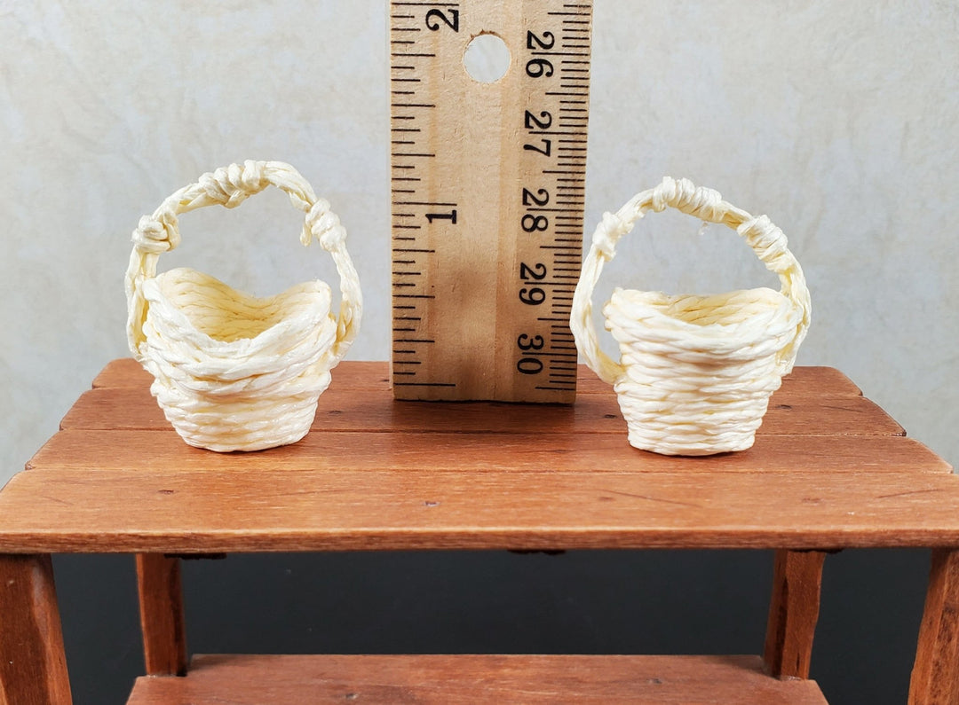Dollhouse Baskets Set of 2 Cream 1:12 Scale Dollhouse Miniatures - MiniatureCrush