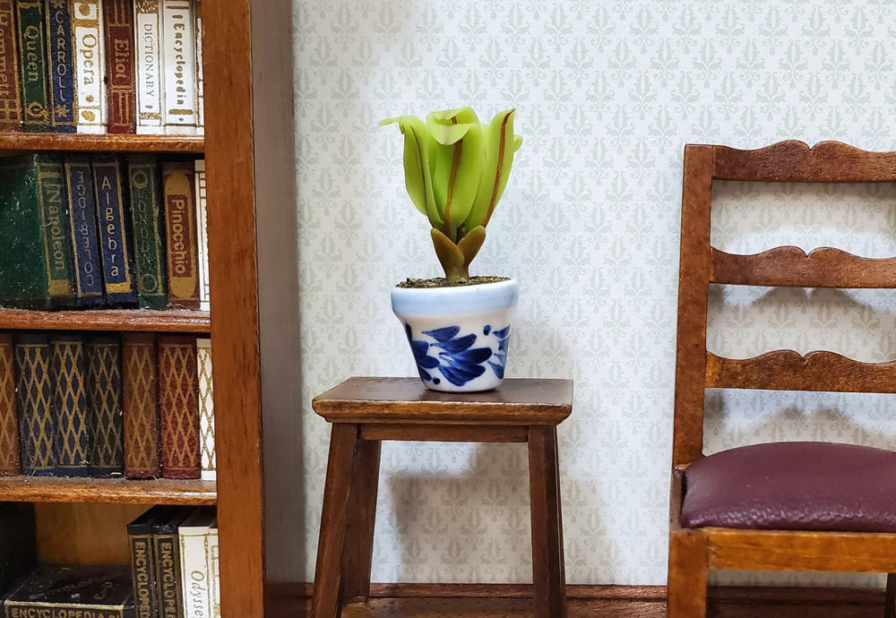 Dollhouse Broadleaf Fern in Blue & White Ceramic Pot 1:12 Scale - MiniatureCrush