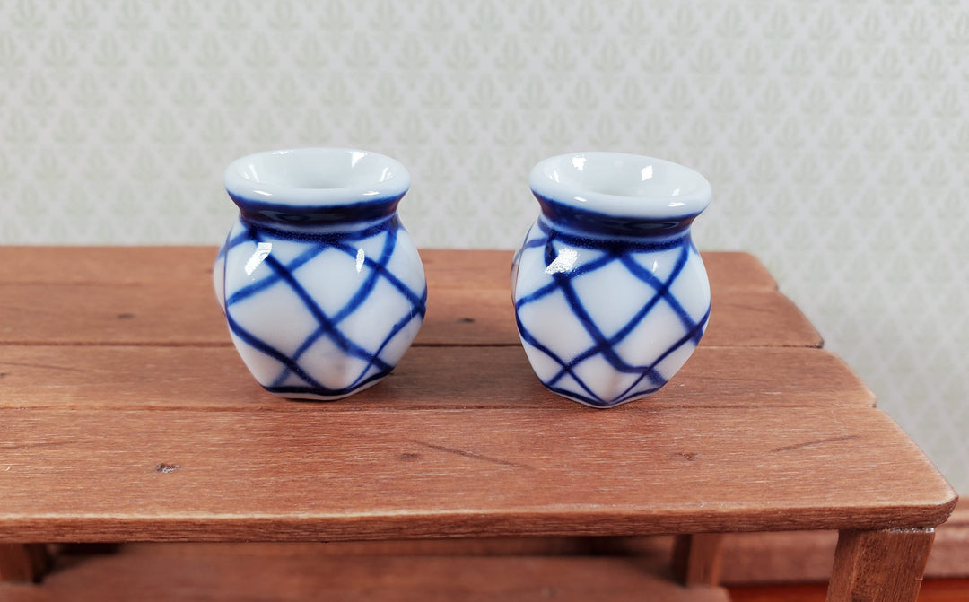 Dollhouse Ceramic Planter Blue & White Set of 2 Cross Hatch 1:12 Scale Miniature - MiniatureCrush