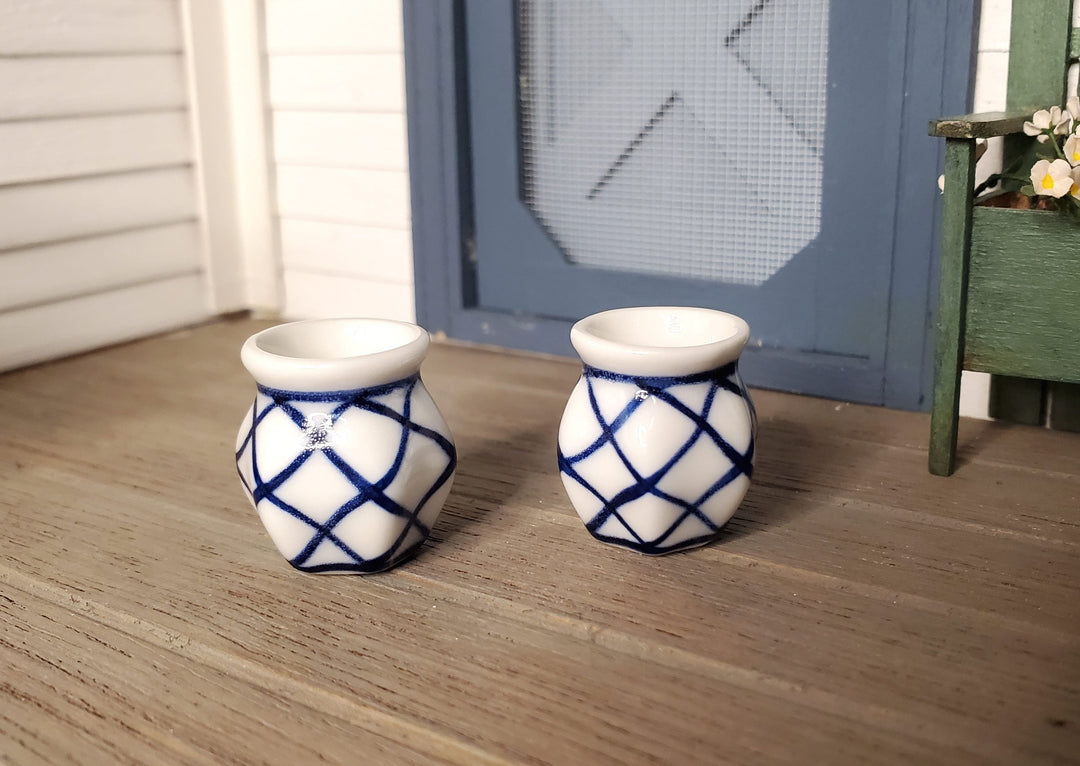 Dollhouse Ceramic Planter Blue & White Set of 2 Cross Hatch 1:12 Scale Miniature - MiniatureCrush